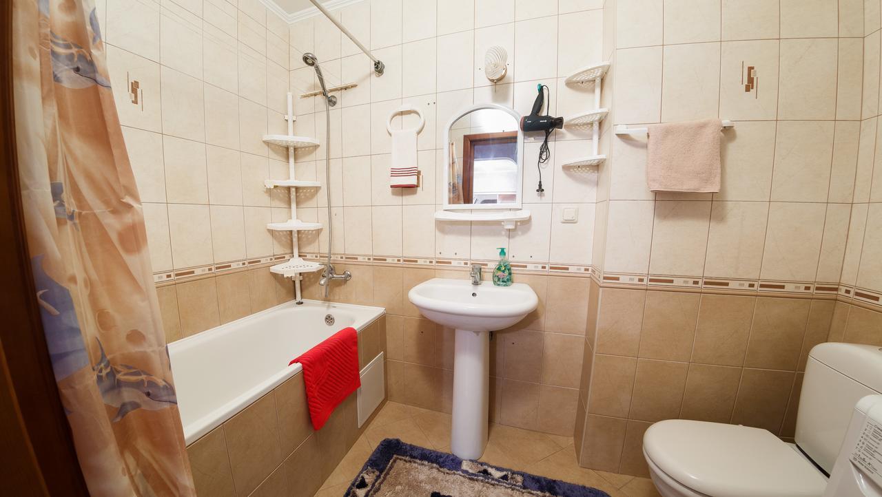 Clean And Comfortable Apartments On Karl Marx Street Tiraspol Exteriör bild
