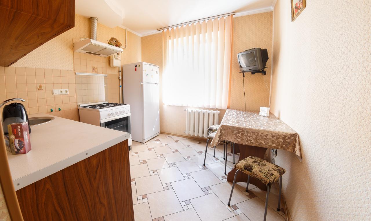 Clean And Comfortable Apartments On Karl Marx Street Tiraspol Exteriör bild