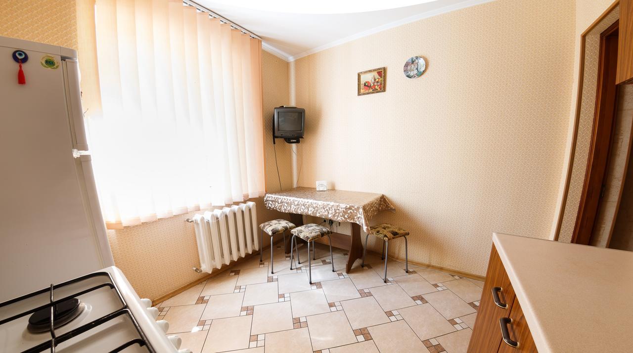 Clean And Comfortable Apartments On Karl Marx Street Tiraspol Exteriör bild